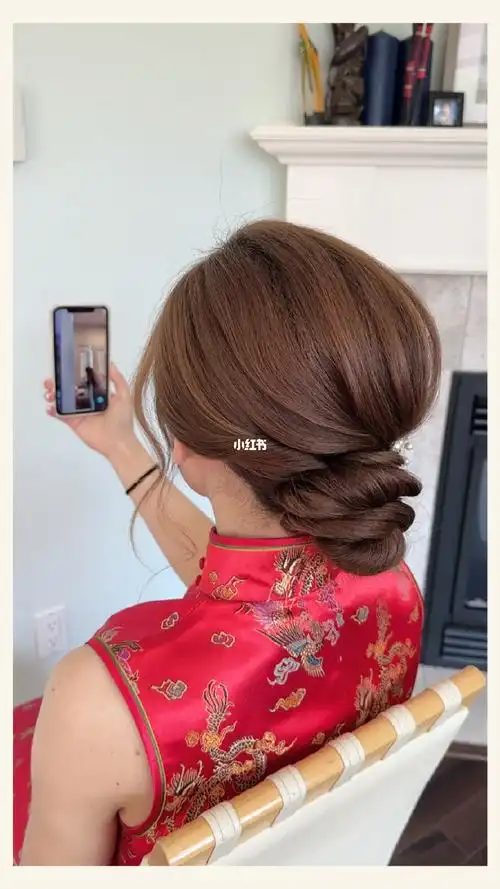 旗袍配西式盘发