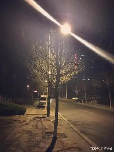 我不再主动找你,不是因为你不重要了,深夜里伤感的句子