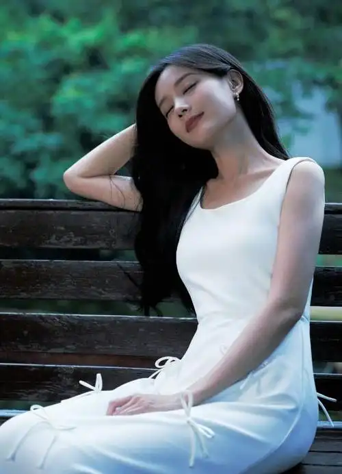 李一桐的身材,简直就是"完美"两个字的活生生的注解!