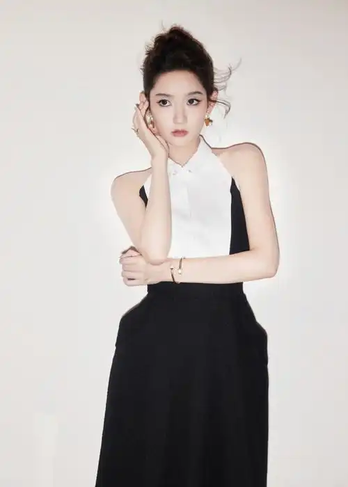 头身比尽显身材曲线,太美啦#王玉雯头身比