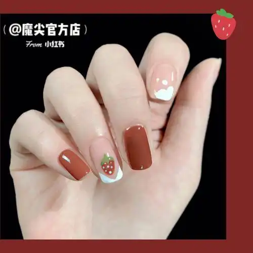 夏日显白系可爱童趣奶油草莓手绘美甲