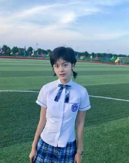 赵今麦虽然年纪不大,但至今已经出演了不少耳熟能详的作品,《小别离》