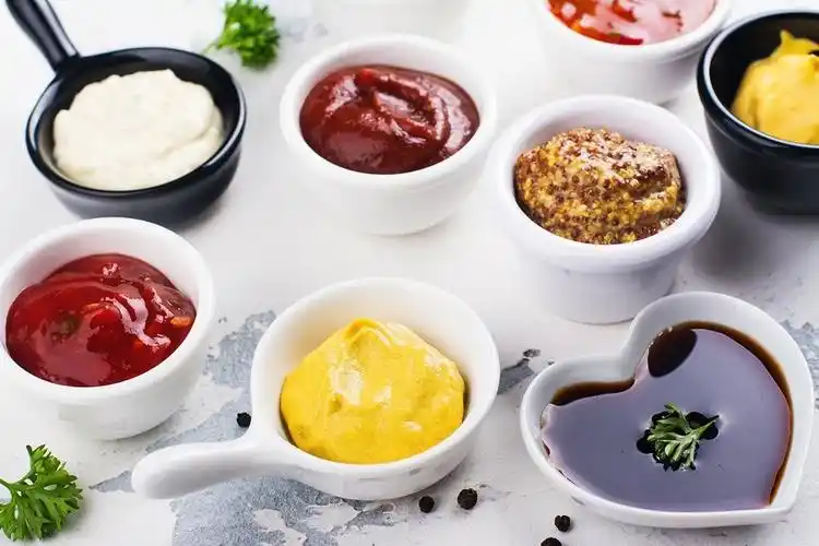 除了这几款烤土豆的酱,传统法餐里最重要的酱汁有哪些?