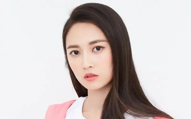 陈钰琪粉嫩甜美写真图片桌面壁纸