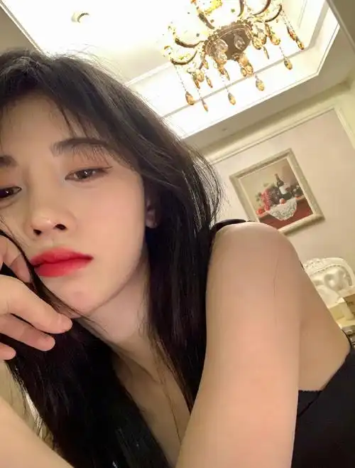 鞠婧祎晒wink自拍plog