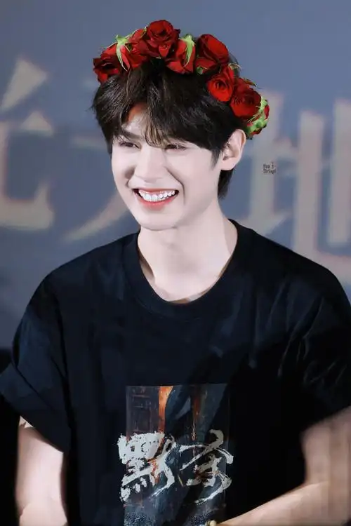 黄明昊#谁不喜欢又可爱,情商又高,能力又强在各个场合都大方得体的