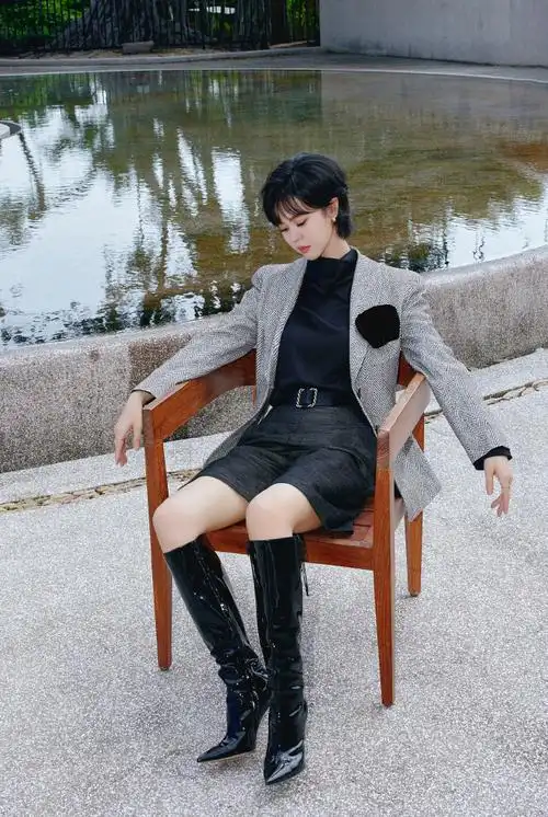 郁可唯超话#悦游十周年#@郁可唯以浪漫歌声开启别样旅程,气场造型诠释