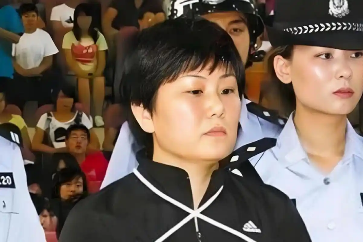 2010年,吉林长春,正在受审的女毒贩屈孝湘.