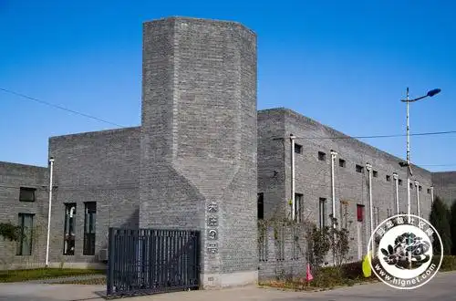 [摘要]相信大家都知道北京的798艺术区,其实北京还有许多其它的艺术区