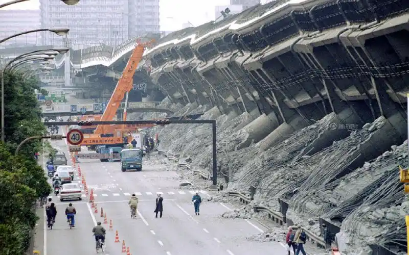 《视界》:日本"震"变