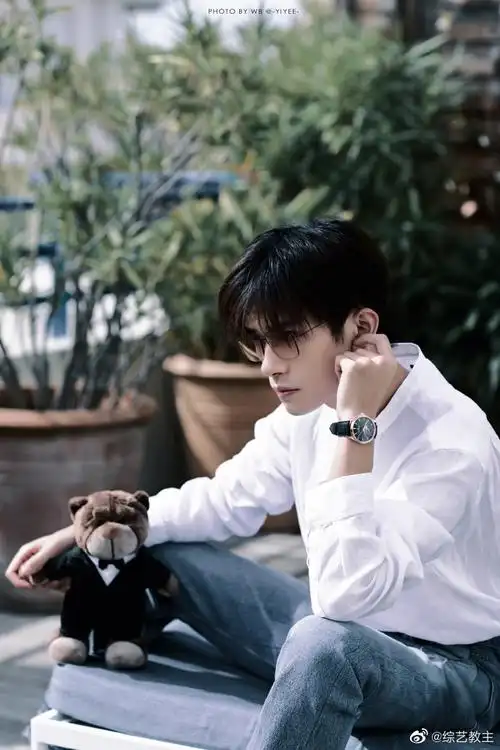 易烊千玺戛纳生图