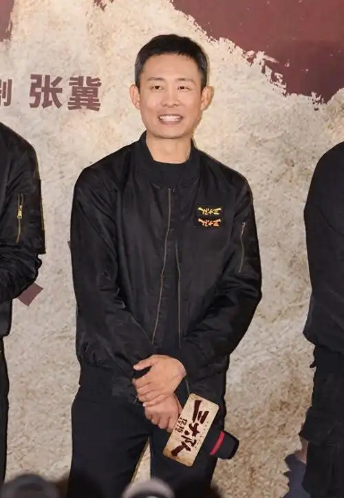 张译娶大6岁二婚带娃女主持16年丁克用爱创造不一样的家庭