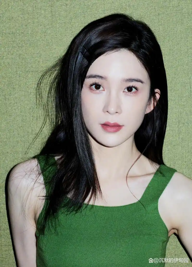 不怕尴尬就怕不红的赵樱子