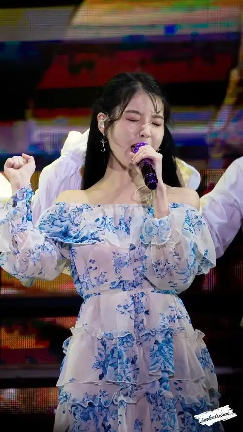 iu李知恩美图#2019年时光机91191130iu超话台北演唱会高清饭與rr
