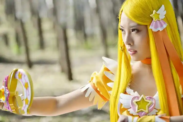 巴啦啦小魔仙四位魔仙小蓝第一位成导演00后的她最红