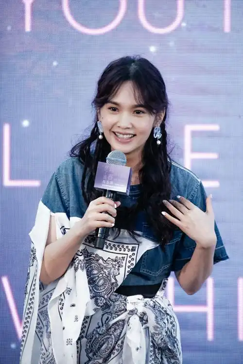 《青春住了谁》巡演再开启 杨丞琳继航公布会上几度落泪大赞导演团队