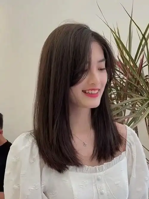 简约大气少女感减龄中长发拯救方圆脸女生