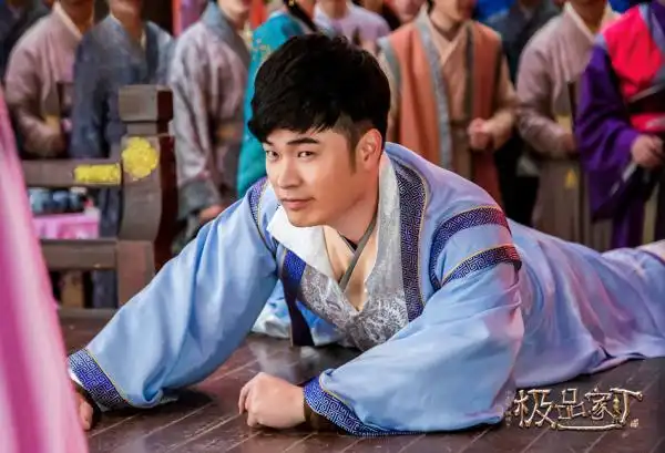 《极品家丁》曝角色剧照 陈赫金晨反差萌尹正冷面