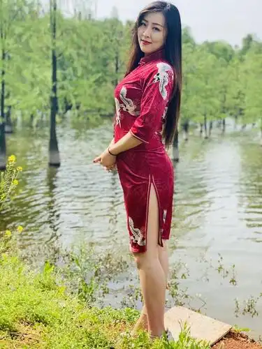 优雅十足的旗袍,绽放东方韵,毫无杂质的美