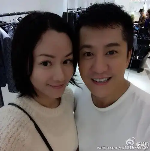 49岁毛宁近照曝光显年轻帅气遇刺事件成为一生的痛