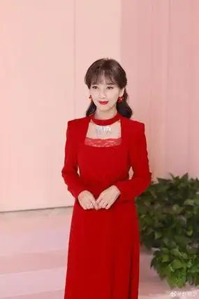 赵雅芝庆70岁冻龄外貌超狂扮公主美翻网叹医美都达不到