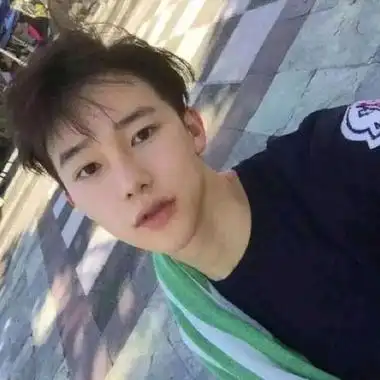 15岁左右男生照片头像15岁左右的帅气男生