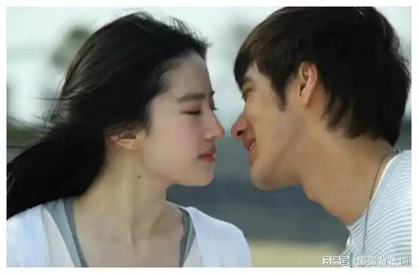 刘亦菲王力宏大秀恋情?揭秘片场趣事,笑泪交织的爱情故事!