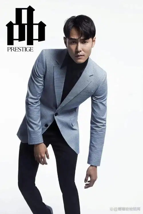 其实阮经天这张脸是自带些"油王"风险的,一旦表情管理不到位,就很容易