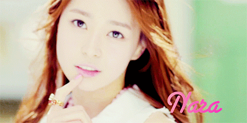 美女gif微笑gif歪头gif