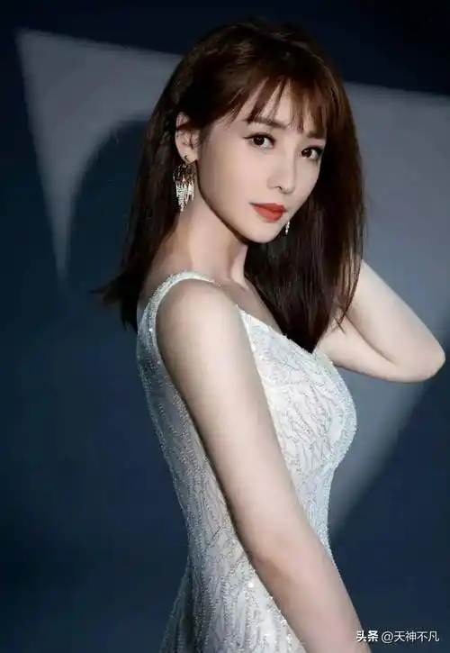 柳岩婚疑似快要结婚,带神秘男子多次回家,她还拍了婚纱照_朋友_网友