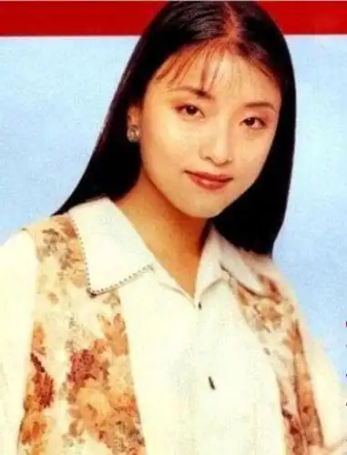 图杨澜初为人母逗儿趣照曝光晒罕见青涩少女照