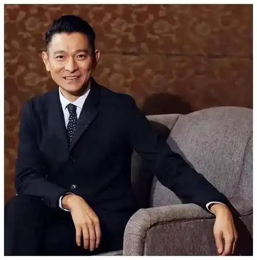 刘德华62岁晒三餐,引发网友讨论,惊艳如40岁._运动_习惯_周杰伦