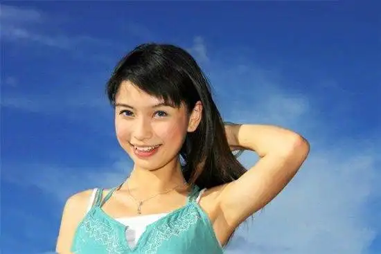 angelababy杨颖14岁青涩写真angelababy杨颖14岁青涩写真,照片中ab身