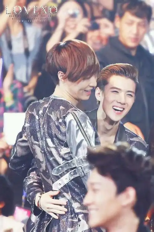 求exo张艺兴和吴世勋在一个框框里的图片 冻图 一切 高清最好