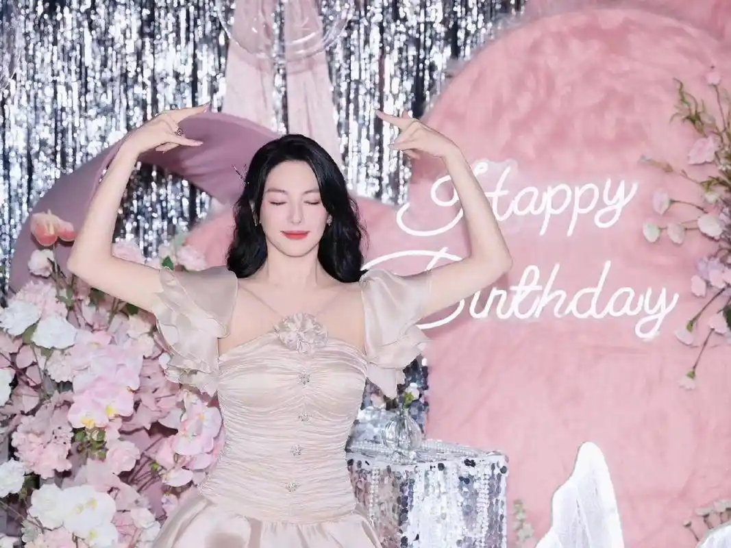 张雨绮的生日照,肉眼可见的发福了.#动态连更挑战