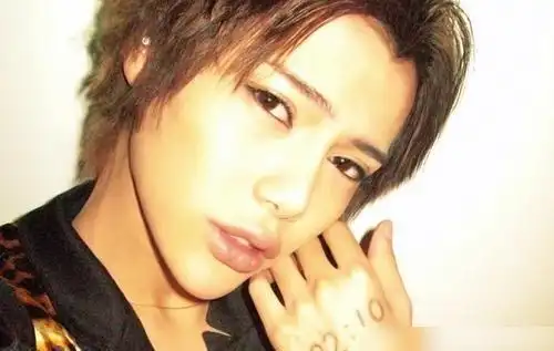 时诗是男是女个人资料深扒时诗的四个男朋友是谁情史曝光