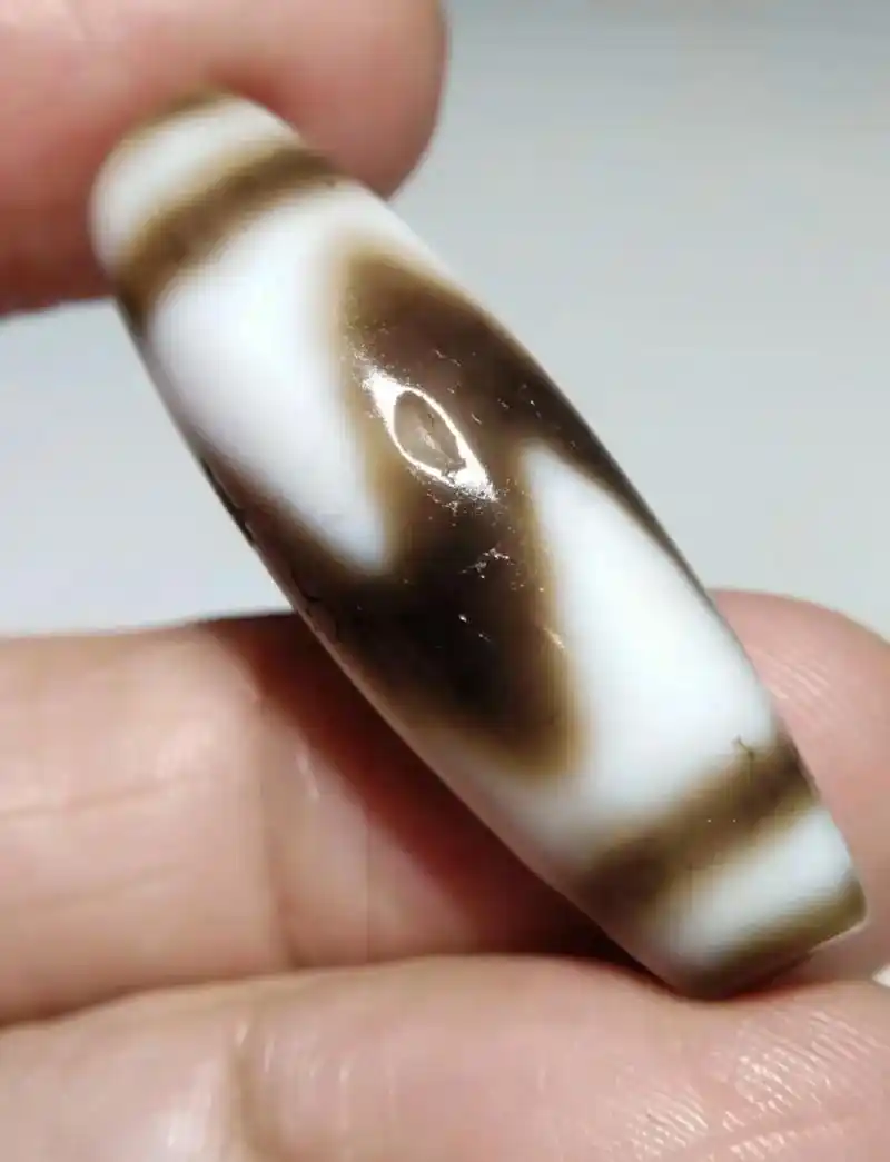 藏传精品老料纯手工虎牙天珠90580.