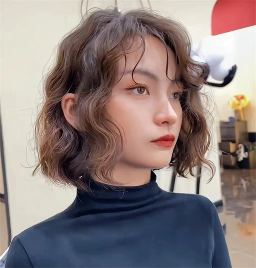 2022女生减龄烫发 俏皮可爱蛋蛋卷_女生烫发 - 美发站