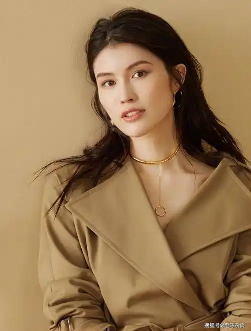 何穗写真赏:不愧是维密超模!大长腿走秀美到爆炸!_身材_成为了_都让人