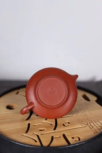 卢小伟紫砂壶作品 虚扁壶 大红袍 100cc 光器 助理工艺美术师 卢小伟