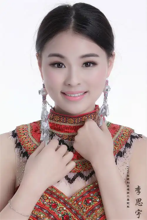 转载李思宇获得寻找刘三姐全国总冠军歌曲月亮代表我的心