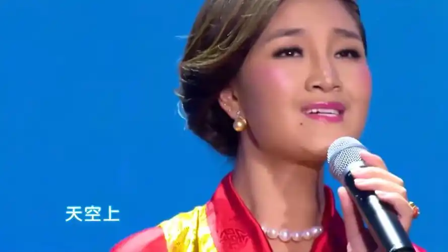 刀郎被逼退乐坛降央卓玛即使挺着孕肚也要唱完此歌开口太扎心