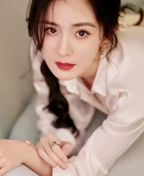 杨幂眼睛(个人认为最美)