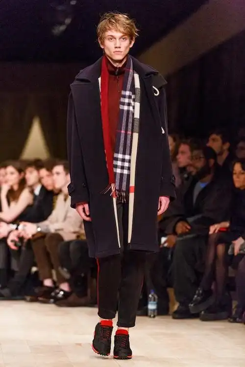 娱评|吴亦凡为巴宝莉走秀说明什么(组图)