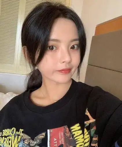 杨超越,这个名字,如今已经深深地刻在了大众的心中.