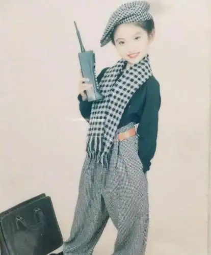 原创景甜童年照曝光从小就是人间富贵花傲娇女王人设也太惹人喜欢了