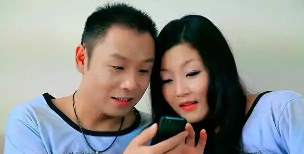 祁隆与乐凡离婚后第一次连麦唱了一首情歌网友还是原配好啊