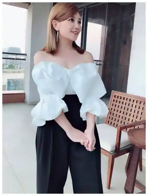 155梁静茹好会穿,及踝礼服配驴蹄鞋显高显瘦,41岁成小个子模板_身材