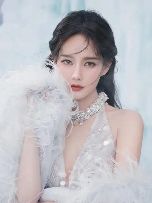 今日发型##李一桐##李一桐雪精灵妆