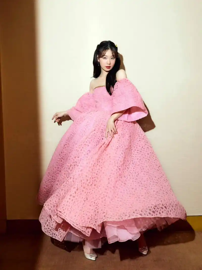 徐梦洁国剧盛典造型 很适合甜妹的粉礼服||| 今日播出的《国剧盛典》